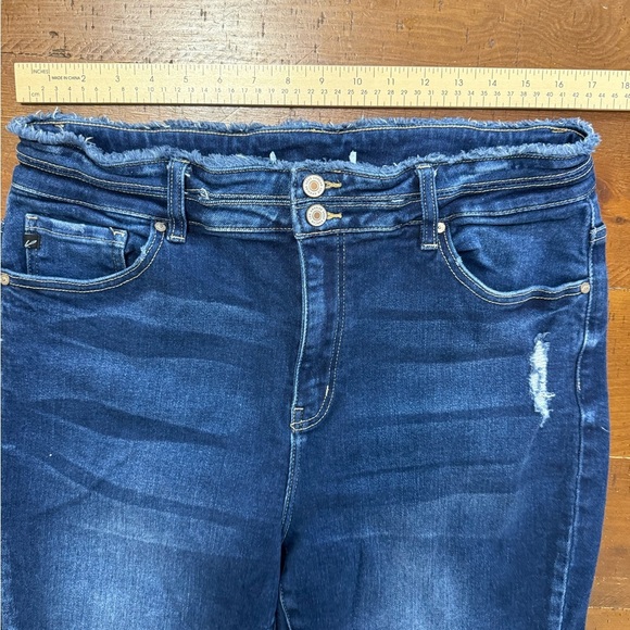 KanCan High Rise Distressed Blue Jeans size 2X - Picture 9 of 11